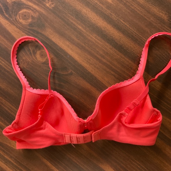 NWOT Victoria Secret Coral 32C Lightly Lined Demi Bra - Picture 2 of 4